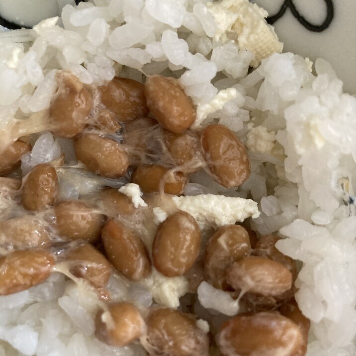 離乳食　納豆と豆腐のおかゆ